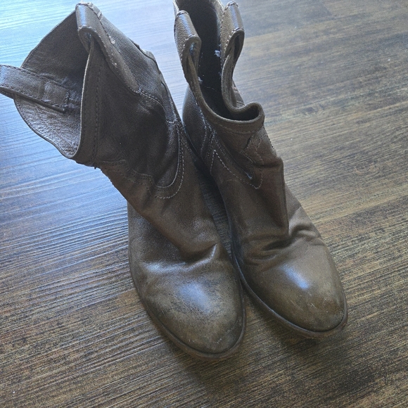 Frye Billy Short Riding Boots - Picture 2 of 8